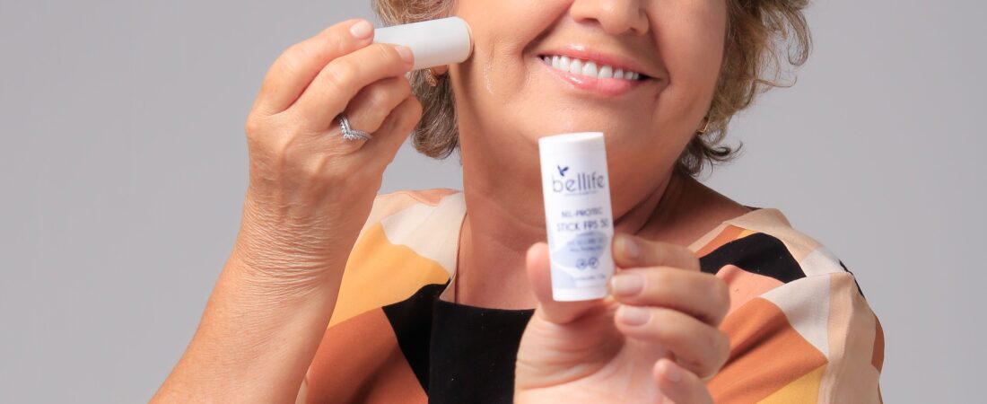 Melasma na Pele Madura: Por Que Aparece na Menopausa e Como Cuidar