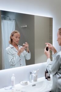 Retinol Depois dos 40: Como Usar Sem Irritar a Pele Madura