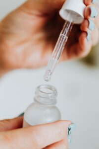 Review: COSRX Sérum Anti-Manchas com Ácido Tranexâmico e Alpha Arbutin — O Clareador que Virou Febre
