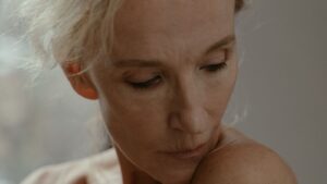 Coceira na Pele na Menopausa: Por Que Acontece e Como Aliviar (2026)