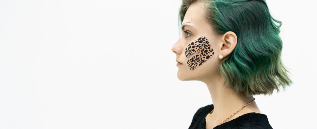 Fita Antirrugas 2026 (Face Tape): Funciona ou É Só Hype para a Pele Madura?