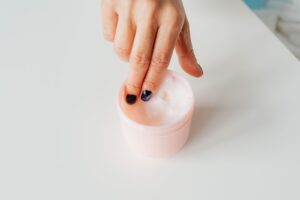 Glicerina no Rosto: Pode Usar Pura? O Que Diz a Dermatologia (2026)