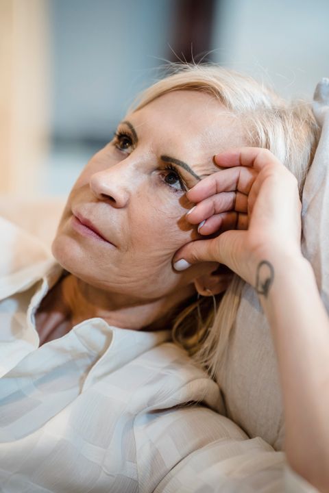 Rotina de skincare de viagem para pele madura em diferentes climas