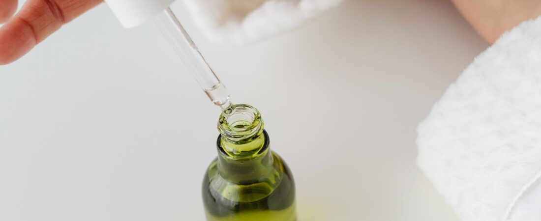 Óleo de Jojoba no Rosto: Para Que Serve na Pele Madura (2026)