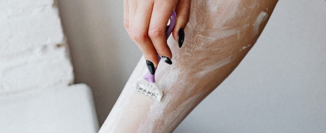 Foliculite: 5 cuidados da AAD e quando ir ao dermatologista