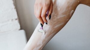 Foliculite: 5 cuidados da AAD e quando ir ao dermatologista