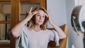 Manchas no Rosto Depois dos 40: Causas e Cuidados que Realmente Ajudam